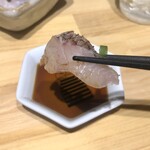 浜焼太郎 - お通しの真鯛昆布締め