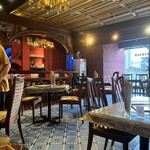 OVERWHELM HAMBURGER & BAR STAND - 店内