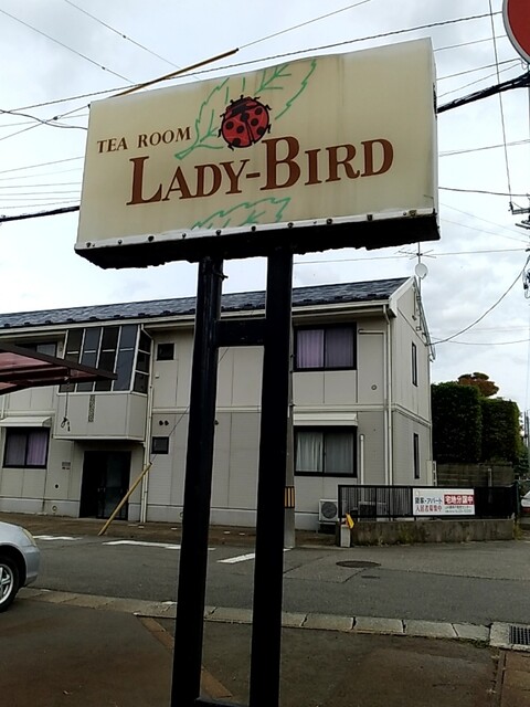 レディバード 鶴岡の隠れ家カフェ &ndash; 落ち着く空間と手作りスイーツ