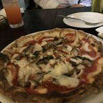 Pizzeria Bar Trico - フンギのPizza