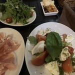 Pizzeria Bar Trico - プロシュート、ルッコラのサラダ、
