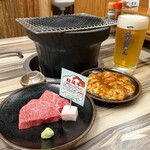 一升びん - • 松阪牛 ヒレ肉 3800円
      • 松阪牛 上ホルモン 980円
      • 生ビール 中 680円