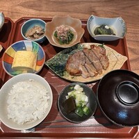 京都一の傳  六本木ヒルズ店 - 天恵美豚　麹味噌定食　2380円