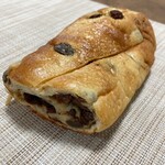 北欧倶楽部 - 料理写真:たっぷりぶどうパン