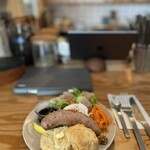 フルミナ - イベリコ豚のソーセージとスコーンのプレート