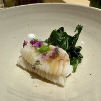 温石 - ⑦太刀魚の蒸し物、モロヘイヤのおひたし、紫蘇の花を添えて