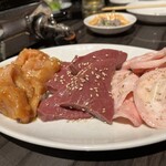 炭火焼肉　牛楽園 - 