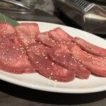 炭火焼肉　牛楽園 - 