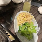 炭火焼肉　牛楽園 - 