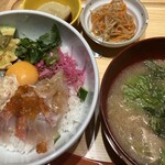 マルモキッチン KITTE博多店 - 金目鯛とアボカドの蟹マヨごはん　ご飯大盛り