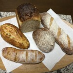 天然こうぼぱん とことこ - 大きめのパン達のグループ(・∀・)