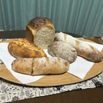 天然こうぼぱん とことこ - 梨トーストは、梨の風味がして、バリ旨(//∇//)