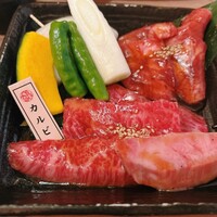 焼肉 しゃぶしゃぶ 石田屋。 北野坂店 - 