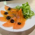 ブリキボタン CAFE＆DINING - サーモンのカルパッチョ