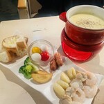 ブリキボタン CAFE＆DINING - チーズフォンデュ