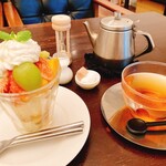 パルファン - ケーキセット　今日紅茶はアルションブルーに