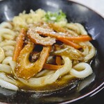 ヨコクラうどん - 具沢山なカレーうどん