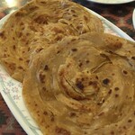 インド料理 パリワル - 風味バツグンなラッチャパラタだっちゃ(失礼しました)