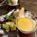 炭火焼肉 たけのうち - なめらかプリンアイス添え