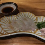 鯖とか烏賊とか真とか - 水槽からのカワハギのお刺身絶品