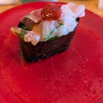 廻し鮨 新鮮や - 海鮮梅しそ軍艦(一貫食べた)