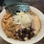 自家製麺 カミカゼ - 塩焦がしネギラーメン大（¥1050）、TPのり（¥150）、チャーシュー（¥350）、メンマ（¥150）
