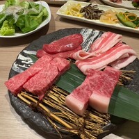 近江うし 焼肉 にくTATSU 青山本店 - 