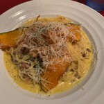 タパス＆タパス - かぼちゃと合挽ミートのチーズクリームソース 1,350円（税込）