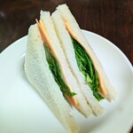 小麦の郷 - 料理写真:しゃきしゃきレタスサンド