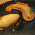 ラ・ボンヌターブル - 焼き立て！丸ごとバナナのフィナンシェにリコリスの香りを染み込ませて、ブラッドオレンジとメープル・シロップのアイスクリーム1