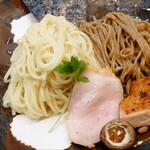 飯田商店 - 醤油つけ麺。