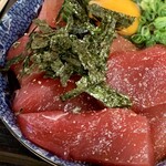ハーバー食堂 日の出丸 - でっかい切身が一面に