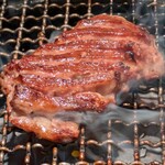 焼肉鍋問屋　志方 - 厚切りタン