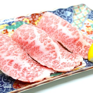 みんな大好き肉寿司！1貫税込319円