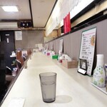 中華料理 桃菜 - カウンターはアクリルあります