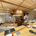 すし いなせ - 店内