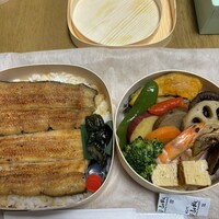 うなぎと季節料理とらや - 鰻重とおかず弁当