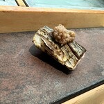 すし匠 - 炙り秋刀魚の大根おろしとワタのせにぎり