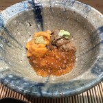 すし匠 - 北海道馬糞雲丹、九州赤雲丹、いくらの三種盛り小丼ぶり