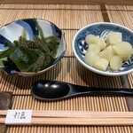 すし匠 - 海ぶどうとわかめ・ぶつ切りのガリ