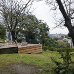 古我邸 - テラス。雨上がりで少し濡れてます。