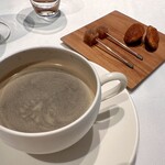 ル　ピニョン - ランチ　食後のドリンクとお茶菓子