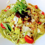 カナダカン 廿日市店 - エビとアボカドのバジルソース