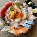 海鮮・港直送活海鮮丼