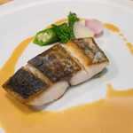 パパバジィ - サワラのポワレ、焦がしバターソース