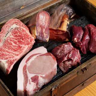 コース料理でも精肉店直営のお好きなお肉をお選びいただけます。