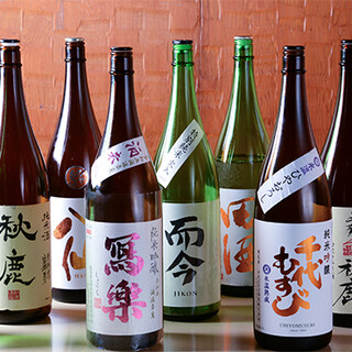 入手困難な地酒や焼酎が充実！日本酒飲み比べもおすすめ◎
