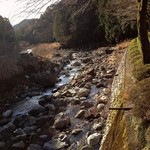船山温泉 - 旅館外を流れる渓流