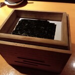 乙女寿司 - ほんのり温かい海苔