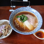 中華そば キガラ - 中華そば + 肉めし